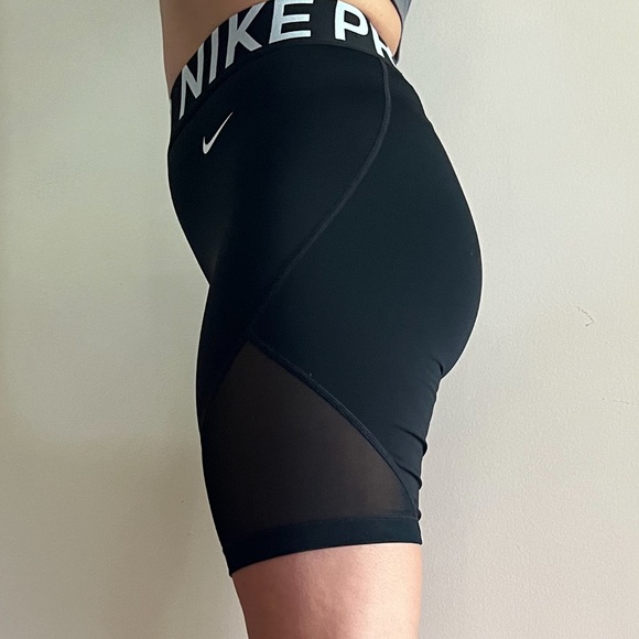 Nike shorts - Picture 2 of 2